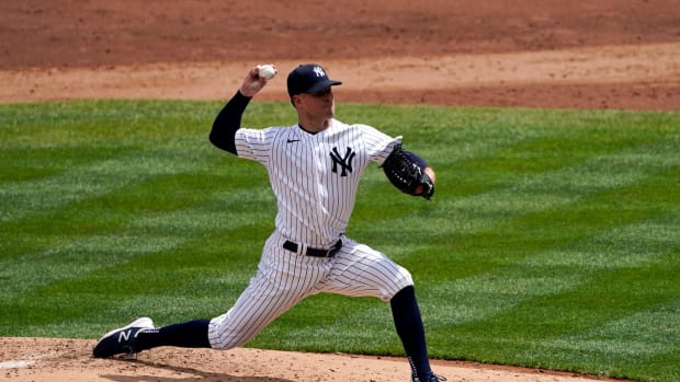 Yankees SP Corey Kluber pitching